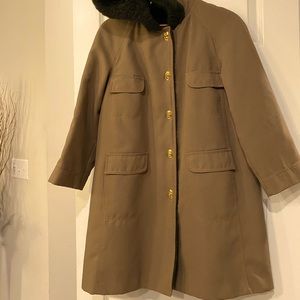 VINTAGE⚡️ Hooded Trench Coat w/ fur inner lining & golden turn clasp buttons ✨
